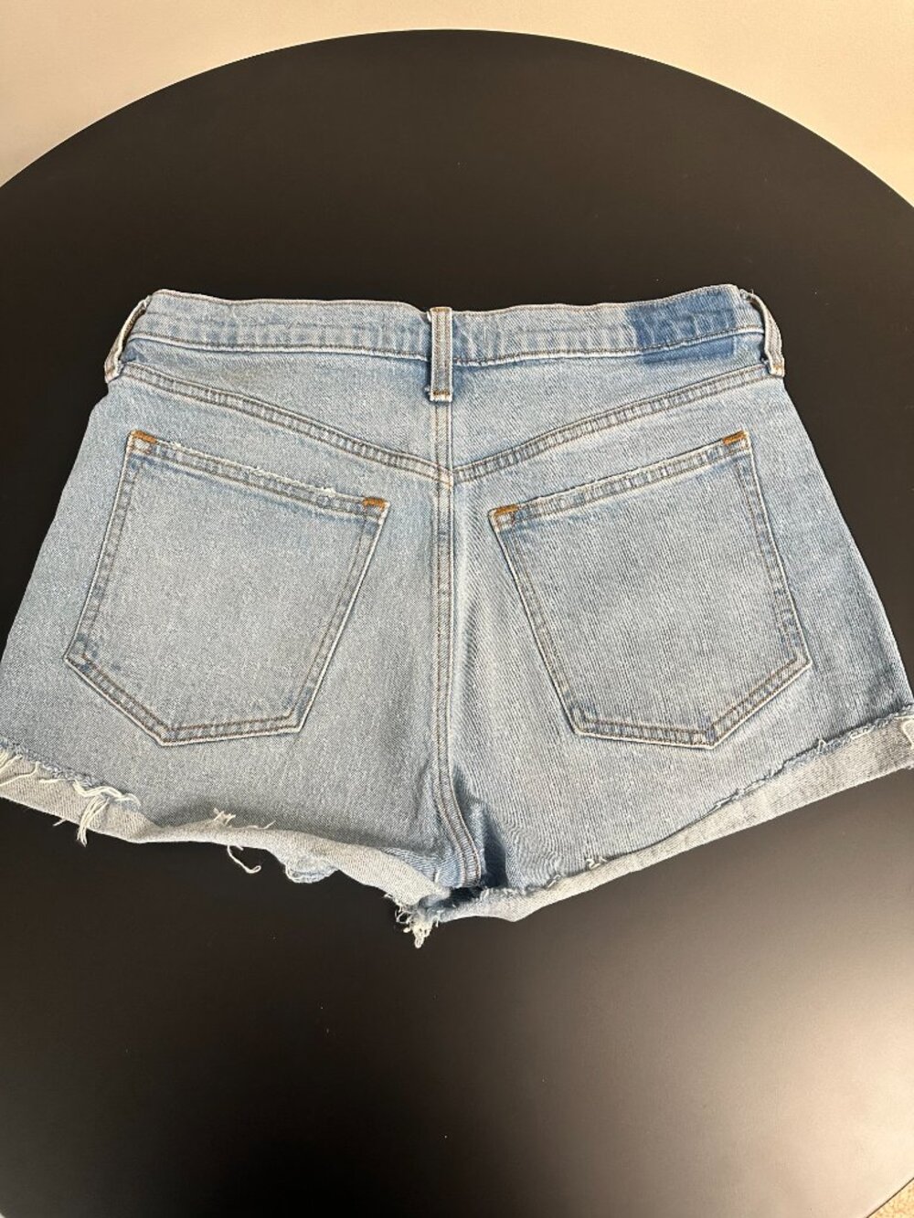 Abercrombie & Fitch “The Mom Short” – Size 6 – High Rise - Picture 3 of 4